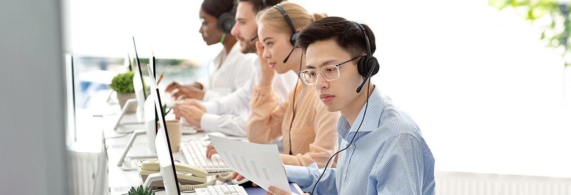 Service Desk: Instant Solutions for IT Issues
